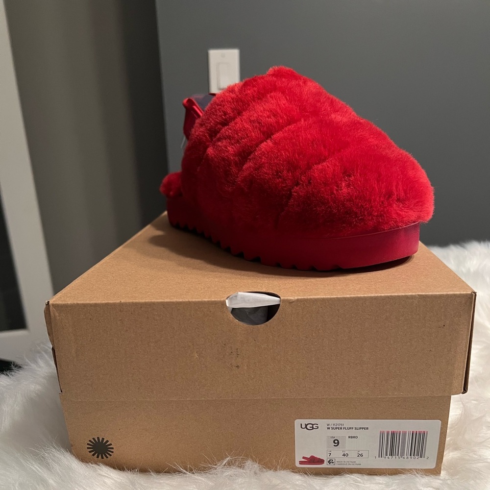 UGG Super Fluff Slipper